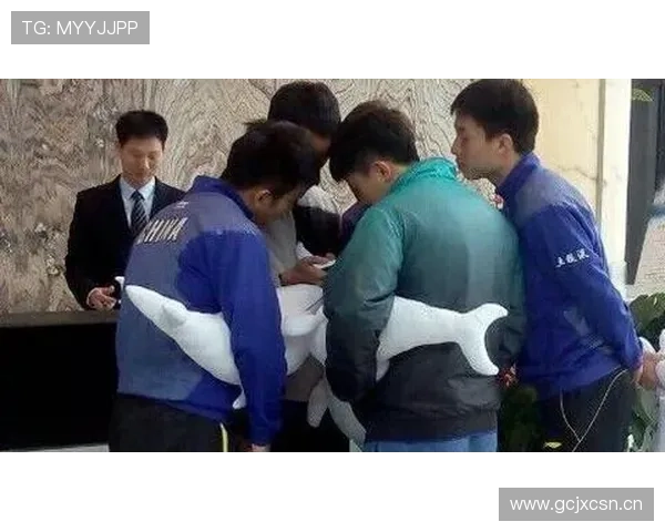 柳雅慧训练完直接拎爱马仕去吃米其林，这日子谁顶得住