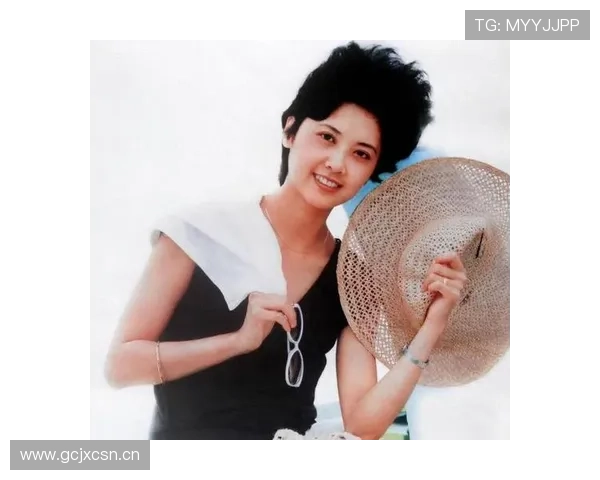 朱琳居然把训练服都穿成高级时装了？这反差有点绝了！