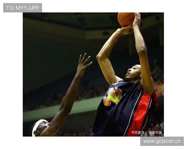 篮球防守位置规则详解：合法防守与阻挡犯规如何界定？